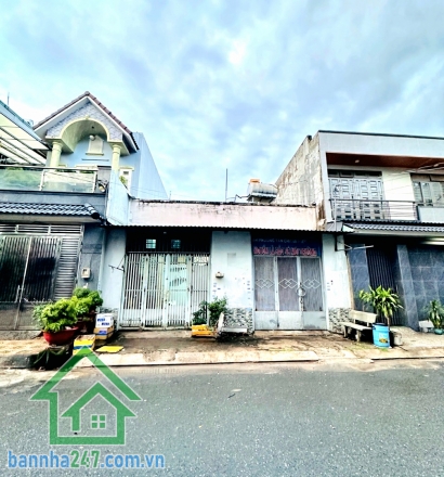 CHỈ 6,2 TỶ – HÓC MÔN – 2 MẶT TIỀN ĐƯỜNG – KHU BIỆT THỰ – 120M² – NGANG 8M – NHÀ CẤP 4 ĐANG CHO THUÊ