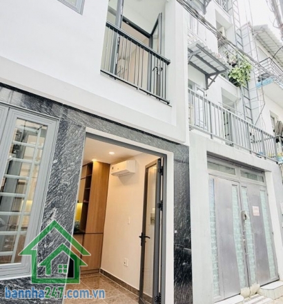CHỈ 3,95 TỶ – NHÀ ĐẸP 2 TẦNG MỚI 100% - DTSD: 50M² – TÂN BÌNH – FULL NỘI THẤT Diện tích: 25m² Kết cấu: 1 trệt 1 lầu – nhà xây chắc chắn * Nhà mới 100%, mua là vào ở ngay
