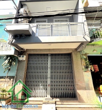 CHỈ 6,8 TỶ - TÂN BÌNH – NHÀ HXH 5M – 2 TẦNG ĐẸP – TẶNG FULL NỘI THẤT – CÓ THUÊ 12TR/TH  Khu vực Tân Bình, hẻm xe hơi rộng 5m – vào tận cửa Diện tích: 44m² (4 x 11m