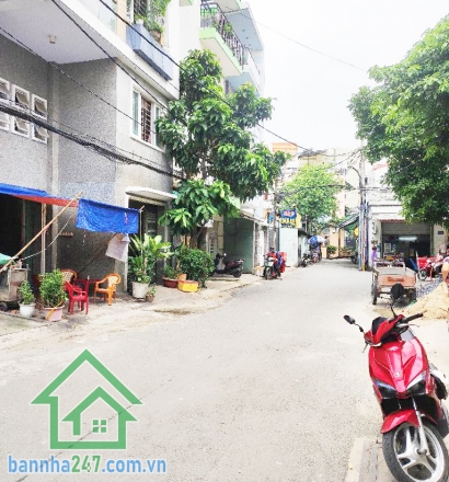 CHỈ 10 TỶ – NHÀ HẺM XE HƠI 7M THÔNG – PHẠM VĂN HAI – NGAY CHỢ PHẠM VĂN HAI – GẦN TRƯỜNG SA Diện tích: 54m² (3.8 x 14), sổ vuông vức, pháp lý chuẩn Kết cấu: 1 trệt, 1 gác lửng, gồm 2PN, 2WC