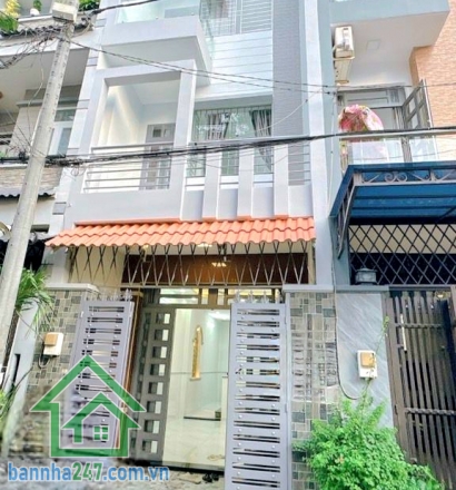 CHỈ 5.95 TỶ – NHÀ ĐẸP – HẺM Ô TÔ NGỦ TRONG NHÀ – KHU VIP PHÂN LÔ – GẦN LÊ VĂN QUỚI – 4 TẦNG – DT 52M² - 4PN – 3WC DT: 4 × 13m (52m²) Kết cấu: 1 trệt – 2 lầu – sân thượng, PK rộng để ô tô ngủ trong nhà, 4PN – 3WC, giếng trời thoáng. 