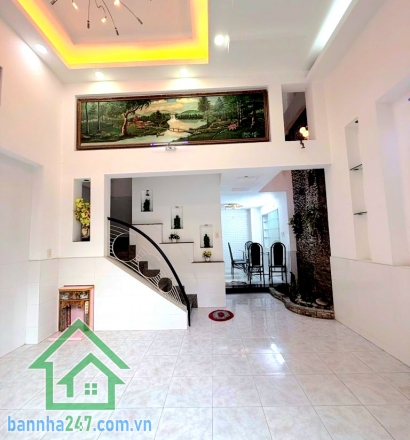 CHỈ 6,5 TỶ (TL) -NHÀ 3 TẦNG BTCT – HẺM Ô TÔ – CÁCH MT PHAN HUY ÍCH 30M - DT: 50M² - 3PN - 4WC Diện tích: 50m² (5 x 10m) – đất vuông vức, đẹp. 1 trệt + 1 lửng + 1 lầu + sân thượng. 3 PN - 4 WC