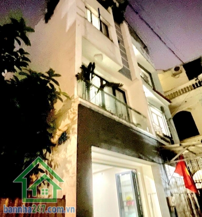 CHỈ 13,x TỶ – NHÀ 4 TẦNG MỚI ĐẸP – HXH TỚI NHÀ – KHU VIP SÂN BAY TÂN SƠN NHẤT - 3PN rộng – 4WC * Diện tích: 56m² * Kết cấu: 4 tầng * Công năng: 3PN rộng – 4WC