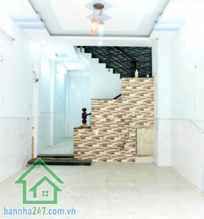 CHỈ 4,95 TỶ – HẺM XE TẢI TRÁNH – NGAY AEON MALL TÂN PHÚ - DT: 44M² (4 x 11) - 2 TẦNG - 2PN - 2WC Kết cấu: 2 Tầng (1 trệt 1 lầu) gồm 1 phòng khách, 1 bếp, 2PN, 2WC