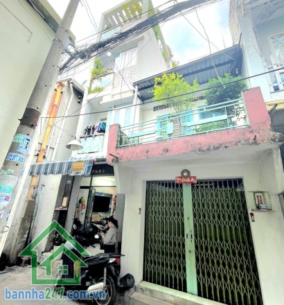 CHỈ 5,9 TỶ - NHÀ 4 TẦNG ĐẦY ĐỦ CÔNG NĂNG - DT: 31M² (3 X 10,5)M – HẺM THÔNG THOÁNG SẠCH SẼ – XE HƠI ĐỖ SÁT NHÀ - 4PN, 3WC. Mô tả: * Kết cấu: 4 tầng, có sân thượng. 
