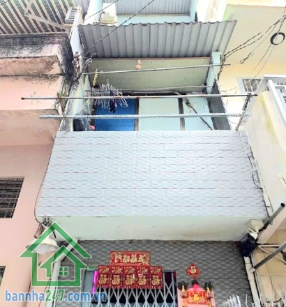 CHỈ 2,55 TỶ – HẺM 4M – ÂU CƠ – TÂN BÌNH - GIÁP Q11 – NHÀ 3 TẦNG – DT 12M² - DTSD: 36M² – 2PN – 2WC Diện tích: 2.4 x 5m – gọn gàng, phù hợp khách ở 1–2 người hoặc đầu tư giữ tiền. Kết cấu: 1 trệt – 2 lầu, gồm 2PN – 2WC, đầy đủ công năng