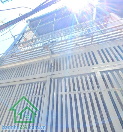 CHỈ 4,9 TỶ – HẺM 3M THÔNG – NHÀ MỚI Ở NGAY – NI SƯ HUỲNH LIÊN, P10 – GIÁP KHU BÀU CÁT – DT 51M² (4,1x13)M Kết cấu: 1 trệt 1 lầu – gồm 3PN, phòng khách, bếp, ban công.