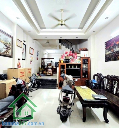 CHỈ 13,5 TỶ – MTKD ĐƯỜNG 15M – NGAY TÂN SƠN NHÌ – GIÁP TÂN BÌNH - DT 84m² (5x17)m – 4 TẦNG – 5PN LỚN – 5WC – SẴN CHỖ LẮP THANG MÁY - PHÙ HỢP VỪA Ở VỪA KINH DOANH