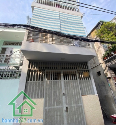CHỈ 3,3 TỶ – NHÀ 3 TẦNG KIÊN CỐ – NGAY ÂU CƠ, TRUNG TÂM TÂN BÌNH * Diện tích 21m² (3.5 x 6m), DTSD 65m², nhà 1 trệt 2 lầu, 2PN, 2WC, có 2 ban công thoáng mát.