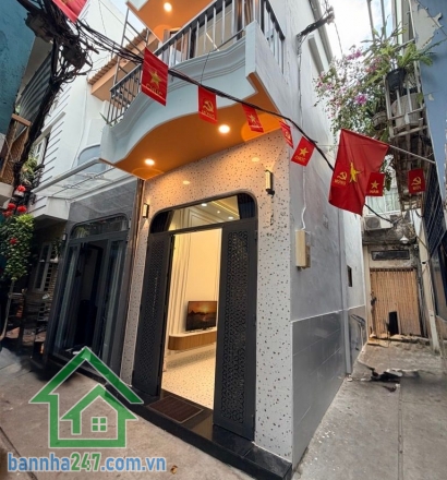 CHỈ 5,25 TỶ – DUY TÂN, PHÚ NHUẬN – KHU VIP CẦU KIỆU – 2 TẦNG - 3PN – 2WC  Nhà trung tâm hiếm bán – vị trí “kim cương” giáp Quận 1, Quận 3! Diện tích: 30m² (3 x 10)  Mob 0933144037