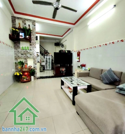 CHỈ 3,7 TỶ – HẺM 3M – ĐƯỜNG SỐ 14 – P.8 GÒ VẤP – 35M² – 2 TẦNG BTCT - 2PN - 2WC * Diện tích: 3.5 x 10m (nở hậu nhẹ) * Kết cấu: 2 tầng BTCT chắc chắn - 2PN – 2WC 