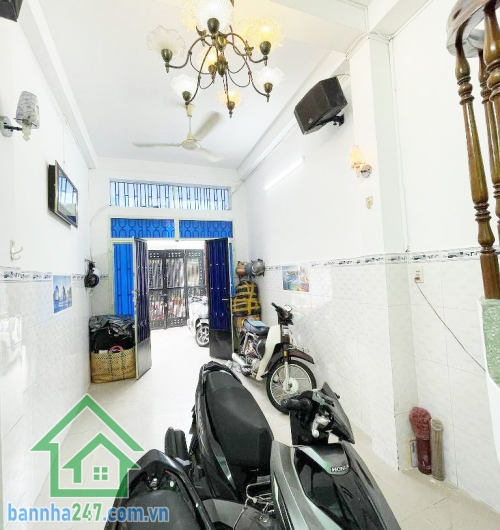 CHỈ 10,5 TỶ - NHÀ QUẬN 10 – 57M² – 4 TẦNG – 7PN – 7WC – HẺM Ô TÔ TRÁNH NHAU  Nhà xây BTCT chắc chắn, 4 tầng, phù hợp gia đình đông người hoặc khai thác cho thuê. Hẻm xe tải tránh. 