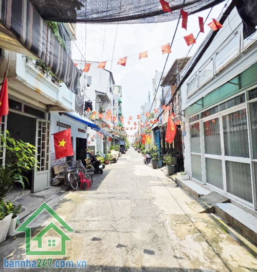 CHỈ NHỈNH 2 TỶ – 100M RA GÒ DẦU  - MT ĐƯỜNG 6M  – 2 TẦNG – DÒNG TIỀN 6TR/THÁNG Diện tích: 16m² vuông vức. Kết cấu: 2 tầng, gồm 1PN, 2WC, có ban công thoáng mát. 