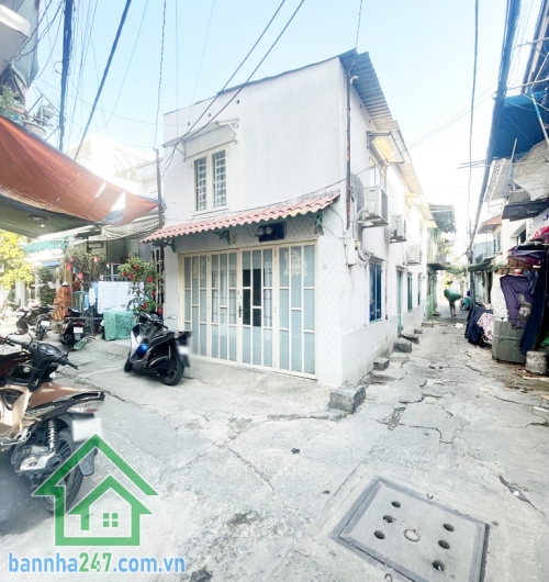 CHỈ 4.6 TỶ – NHÀ LÔ GÓC 2 MẶT HẺM 4M – TÂN PHÚ – 50M² – VỪA Ở VỪA KHAI THÁC CHO THUÊ * Diện tích: 4.1 x 12m, vuông vức. * Kết cấu: trệt, lửng, gồm 3PN, 3WC.