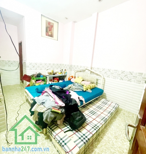 GIÁ 4.5 TỶ (TL) - NHÀ TÂN PHÚ – 56M² – 2 TẦNG – 6PN - 6WC– CHO THUÊ DÒNG TIỀN 15TR/THÁNG. * Diện tích: 56m² (4x14), sổ nở hậu nhẹ. * Kết cấu: 2 tầng kiên cố,. Tương lai ra mặt tiền công viên Hiền Vương. 