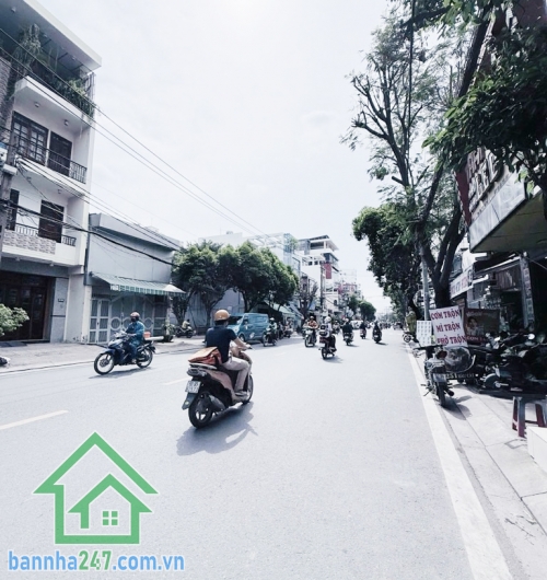 CHỈ 14,5 TỶ - MTKD ĐƯỜNG 10M – KHU BÀU CÁT, TÂN BÌNH Diện tích: 72m² (4x18m) – Kết cấu 1 trệt 1 lầu, 2PN, 2WC. Tầng trệt tiện kinh doanh, hiện đang cho thuê 20TR/tháng.