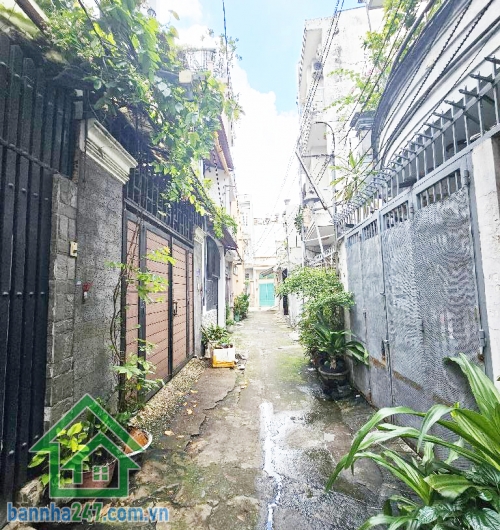 CHỈ 4.65 TỶ - GÒ DẦU – TÂN QUÝ – TÂN PHÚ – NHÀ 2 TẦNG, DT 45M2  Kết cấu: 1 trệt, 1 lầu, 2 phòng ngủ, 2 WC, phòng khách, bếp đầy đủ công năng. Nhà nằm gần AEON. . 