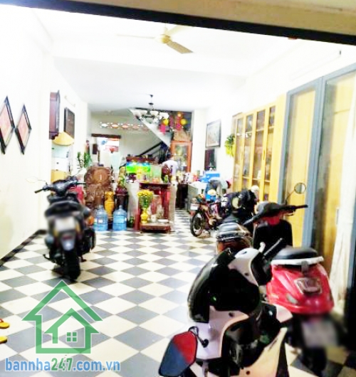 CHỈ 16.3 TỶ – MẶT TIỀN BÀU CÁT – KINH DOANH ĐỈNH Diện tích: 72m² vuông vức. Kết cấu: 1 trệt, 2 lầu, 1 sân thượng. Gồm phòng khách, bếp, 4PN, 4WC, ban công và sân thượng rộng thoáng.