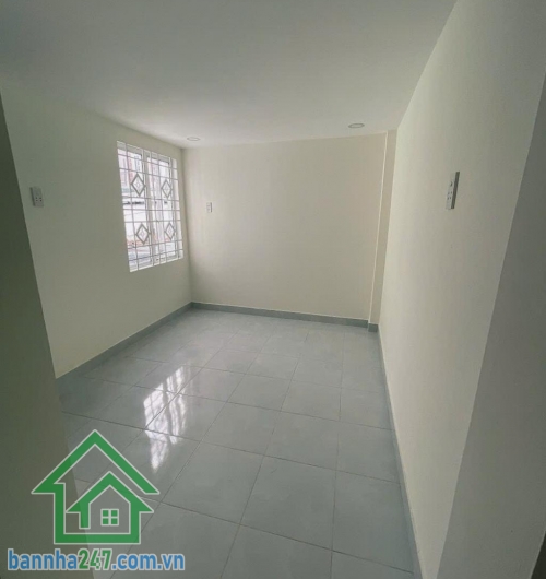 NHỈNH 4 TỶ – NHÀ 4 TẦNG – 45M2 – 5PN – 3WC – HẺM THOÁNG, CÁCH 20M RA MT KÊNH TÂN HÓA. Kết cấu: 1 trệt, 1 lửng, 2 lầu, tổng 5PN, 3WC, đầy đủ công năng. 