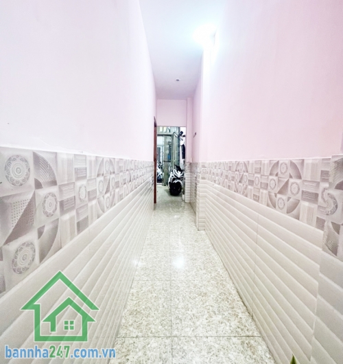 GIÁ 4.5 TỶ (TL) - NHÀ TÂN PHÚ – 56M² – 2 TẦNG – 6PN - 6WC– CHO THUÊ DÒNG TIỀN 15TR/THÁNG. * Diện tích: 56m² (4x14), sổ nở hậu nhẹ. * Kết cấu: 2 tầng kiên cố,. Tương lai ra mặt tiền công viên Hiền Vương. 
