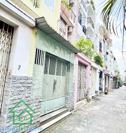 TRƯỜNG CHINH – P.12 TÂN BÌNH – NHÀ 55M² – NGANG HƠN 4M – 2 TẦNG – GIÁ NHỈNH 6 TỶ Vị trí khu VIP, hẻm sạch sẽ, an ninh, dân trí cao. Diện tích 55m², ngang hơn 4m.  