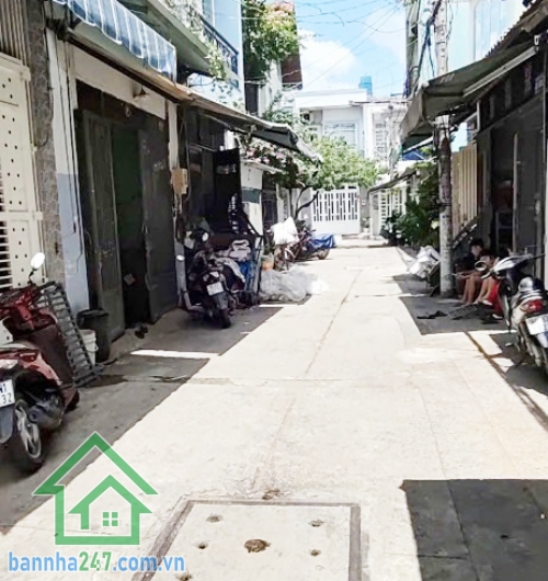 CHỈ 4,6 TỶ - SIÊU PHẨM HÀNG HIẾM – MÃ LÒ + LÊ VĂN QUỚI DT: 4x12m vuông vức – Đường ô tô 5m Kết cấu: 1 trệt 1 lầu, 2PN, 2WC Khu dân trí cao, xóm giềng thân thiện
