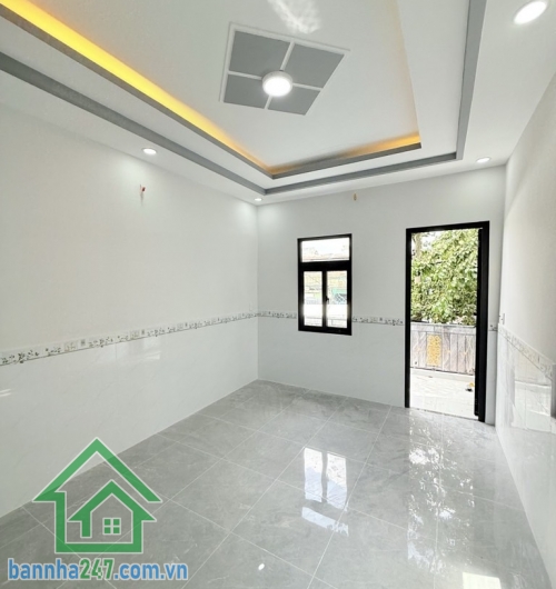 CHỈ 5 TỶ TL - BÁN NHÀ ÂU CƠ – NHÀ MỚI Ở NGAY – LÔ GÓC – HẺM XE HƠI DT: 46m², sổ A4, hoàn công đầy đủ. Kết cấu: 1 trệt 1 lầu, 4PN, 3WC, thoáng mát, có cửa hông.