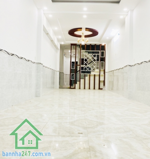 NHỈNH 6 TỶ - SIÊU PHẨM BÌNH TÂN – GIÁP TÂN PHÚ – NHÀ 2 TẦNG – 92m² – HẺM 6M - Ô TÔ VÀO NHÀ – CHỈ 7.05 TỶ Diện tích: 92m² (4 x 23m), sổ vuông vức. Kết cấu: 1 trệt, 1 lầu BTCT. 