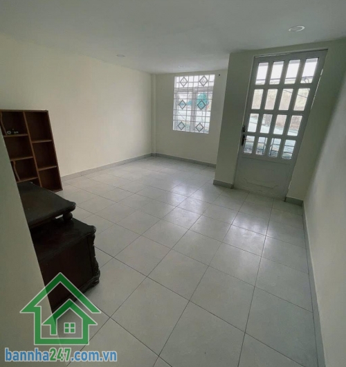 NHỈNH 4 TỶ – NHÀ 4 TẦNG – 45M2 – 5PN – 3WC – HẺM THOÁNG, CÁCH 20M RA MT KÊNH TÂN HÓA. Kết cấu: 1 trệt, 1 lửng, 2 lầu, tổng 5PN, 3WC, đầy đủ công năng. 