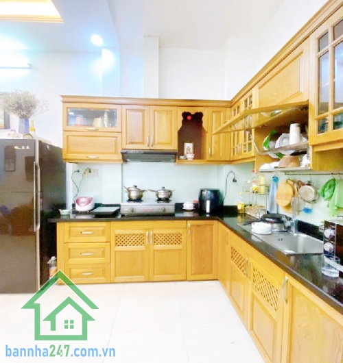 NHÀ MTKD BÀU CÁT – ĐỒNG ĐEN - 3PN, 2WC - KD ĐA NGÀNH NGHỀ.  Diện tích 57m² (4.1 x 14m) Kết cấu: 1 trệt, 2 lầu, 3PN, 2WC – Nhà mới đẹp Mặt tiền đường 15m, vỉa hè rộng 2m. 