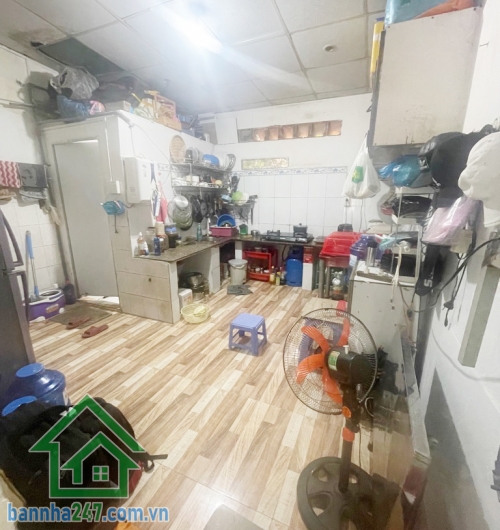 CHỈ 5 TỶ - SIÊU VỊ TRÍ – NHÀ 2 TẦNG – HẺM 5M XE HƠI – TÂN QUÝ, TÂN PHÚ Diện tích 45m² (4.05 x 12.5m). Thiết kế hiện đại: 1 trệt, 1 lửng, gác suốt – gồm 2PN, 2WC. 