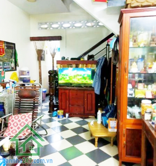 CHỈ 16.3 TỶ – MẶT TIỀN BÀU CÁT – KINH DOANH ĐỈNH Diện tích: 72m² vuông vức. Kết cấu: 1 trệt, 2 lầu, 1 sân thượng. Gồm phòng khách, bếp, 4PN, 4WC, ban công và sân thượng rộng thoáng.