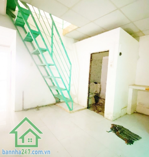TRƯỜNG CHINH – P.12 TÂN BÌNH – NHÀ 55M² – NGANG HƠN 4M – 2 TẦNG – GIÁ NHỈNH 6 TỶ Vị trí khu VIP, hẻm sạch sẽ, an ninh, dân trí cao. Diện tích 55m², ngang hơn 4m.  