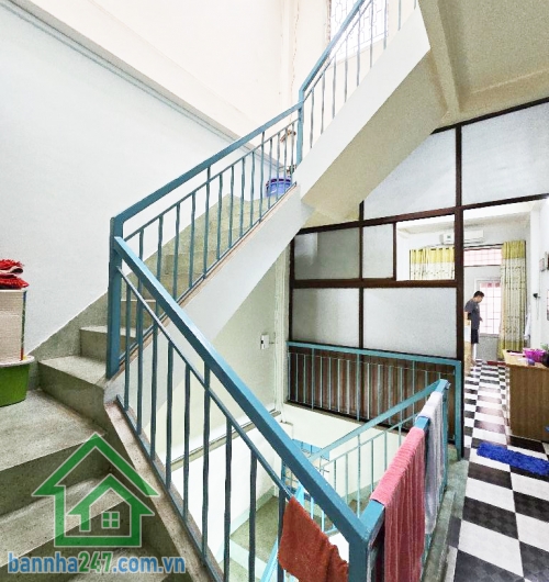 CHỈ 7,7 TỶ – NHÀ 3 TẦNG BTCT – NGAY MẶT TIỀN ĐỘI CUNG, QUẬN 11 – 71M2 NỞ HẬU Diện tích: 3 x 17m, nở hậu 7m. Kết cấu: 1 trệt 2 lầu, 3PN, 3 WC, 2 sân thượng, có thể cải tạo thêm PN.