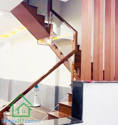 CHỈ 14,5 TỶ - MTKD ĐƯỜNG 10M – KHU BÀU CÁT, TÂN BÌNH Diện tích: 72m² (4x18m) – Kết cấu 1 trệt 1 lầu, 2PN, 2WC. Tầng trệt tiện kinh doanh, hiện đang cho thuê 20TR/tháng.