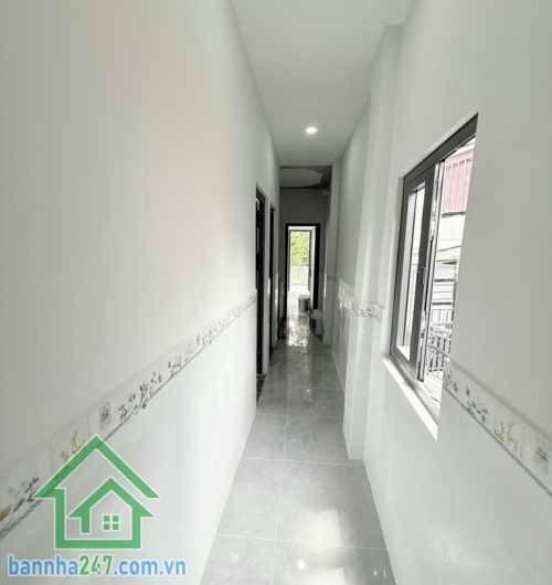 CHỈ 5 TỶ TL - BÁN NHÀ ÂU CƠ – NHÀ MỚI Ở NGAY – LÔ GÓC – HẺM XE HƠI DT: 46m², sổ A4, hoàn công đầy đủ. Kết cấu: 1 trệt 1 lầu, 4PN, 3WC, thoáng mát, có cửa hông.