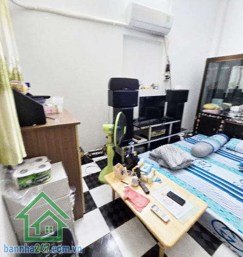 CHỈ 7,7 TỶ – NHÀ 3 TẦNG BTCT – NGAY MẶT TIỀN ĐỘI CUNG, QUẬN 11 – 71M2 NỞ HẬU Diện tích: 3 x 17m, nở hậu 7m. Kết cấu: 1 trệt 2 lầu, 3PN, 3 WC, 2 sân thượng, có thể cải tạo thêm PN.