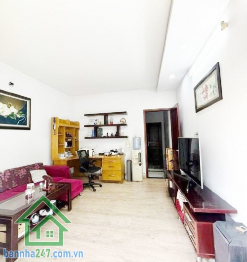 NHÀ MTKD BÀU CÁT – ĐỒNG ĐEN - 3PN, 2WC - KD ĐA NGÀNH NGHỀ.  Diện tích 57m² (4.1 x 14m) Kết cấu: 1 trệt, 2 lầu, 3PN, 2WC – Nhà mới đẹp Mặt tiền đường 15m, vỉa hè rộng 2m. 