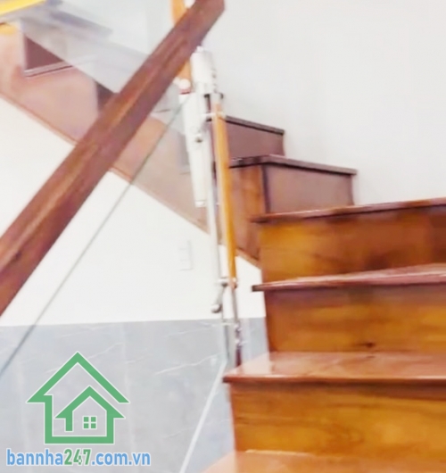 CHỈ 14,5 TỶ - MTKD ĐƯỜNG 10M – KHU BÀU CÁT, TÂN BÌNH Diện tích: 72m² (4x18m) – Kết cấu 1 trệt 1 lầu, 2PN, 2WC. Tầng trệt tiện kinh doanh, hiện đang cho thuê 20TR/tháng.