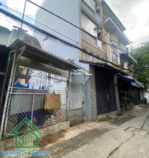 HIẾM – NHỈNH 4 TỶ – KHU VIP PHÚ THỌ HOÀ, TÂN PHÚ – ĐẤT ĐẸP 45M² – HẺM XE HƠI 5M.  Hiện trạng: Nhà đã tháo dỡ thành đất trống, tiện xây dựng mới theo ý thích.