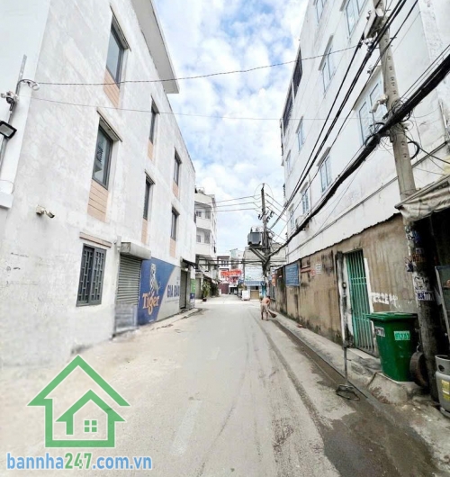 CHỈ 7,9 TỶ (CÒN TL) - NHÀ 5 TẦNG HXH THÔNG – GẦN AEON TÂN PHÚ – FULL NỘI THẤT CAO CẤP - 59m² (4 x 14.7m) - Nở hậu 4,03m – tài lộc  - 5 PN – 5 WC  Nhà mới đẹp – thiết kế hiện đại – vào ở ngay  Đường số 11, P. Bình Hưng Hòa – cách Aeon Tân Phú chỉ 2km (chưa