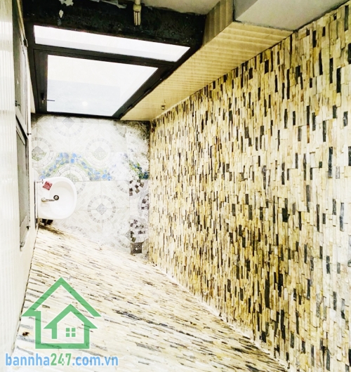 NHỈNH 6 TỶ - SIÊU PHẨM BÌNH TÂN – GIÁP TÂN PHÚ – NHÀ 2 TẦNG – 92m² – HẺM 6M - Ô TÔ VÀO NHÀ – CHỈ 7.05 TỶ Diện tích: 92m² (4 x 23m), sổ vuông vức. Kết cấu: 1 trệt, 1 lầu BTCT. 