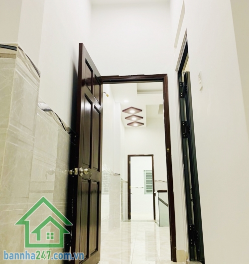 NHỈNH 6 TỶ - SIÊU PHẨM BÌNH TÂN – GIÁP TÂN PHÚ – NHÀ 2 TẦNG – 92m² – HẺM 6M - Ô TÔ VÀO NHÀ – CHỈ 7.05 TỶ Diện tích: 92m² (4 x 23m), sổ vuông vức. Kết cấu: 1 trệt, 1 lầu BTCT. 