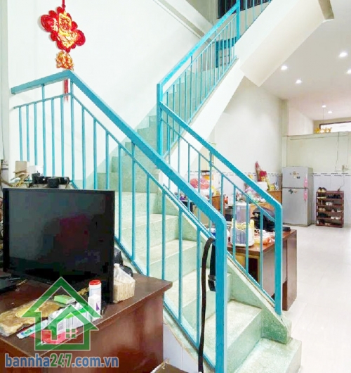 CHỈ 7,7 TỶ – NHÀ 3 TẦNG BTCT – NGAY MẶT TIỀN ĐỘI CUNG, QUẬN 11 – 71M2 NỞ HẬU Diện tích: 3 x 17m, nở hậu 7m. Kết cấu: 1 trệt 2 lầu, 3PN, 3 WC, 2 sân thượng, có thể cải tạo thêm PN.