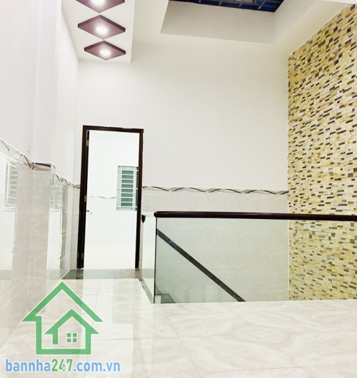 NHỈNH 6 TỶ - SIÊU PHẨM BÌNH TÂN – GIÁP TÂN PHÚ – NHÀ 2 TẦNG – 92m² – HẺM 6M - Ô TÔ VÀO NHÀ – CHỈ 7.05 TỶ Diện tích: 92m² (4 x 23m), sổ vuông vức. Kết cấu: 1 trệt, 1 lầu BTCT. 
