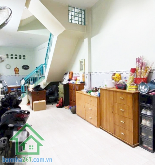 CHỈ 7,7 TỶ – NHÀ 3 TẦNG BTCT – NGAY MẶT TIỀN ĐỘI CUNG, QUẬN 11 – 71M2 NỞ HẬU Diện tích: 3 x 17m, nở hậu 7m. Kết cấu: 1 trệt 2 lầu, 3PN, 3 WC, 2 sân thượng, có thể cải tạo thêm PN.