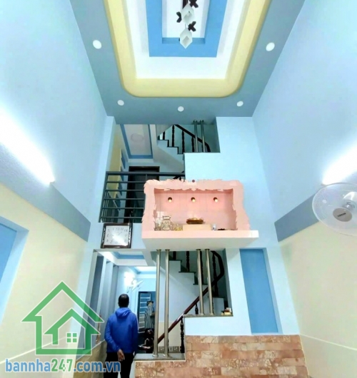 CHỈ 5,4 TỶ – Q11 – NHÀ MỚI 4 TẦNG 34M² – NỞ HẬU TÀI LỘC – HẺM 5M THÔNG – NGAY CHỢ CHIM XANH – 3PN 2WC Kết cấu: 1 trệt, 1 lửng, 1 lầu, sân thượng – 3PN, 2WC, PK, BẾP.