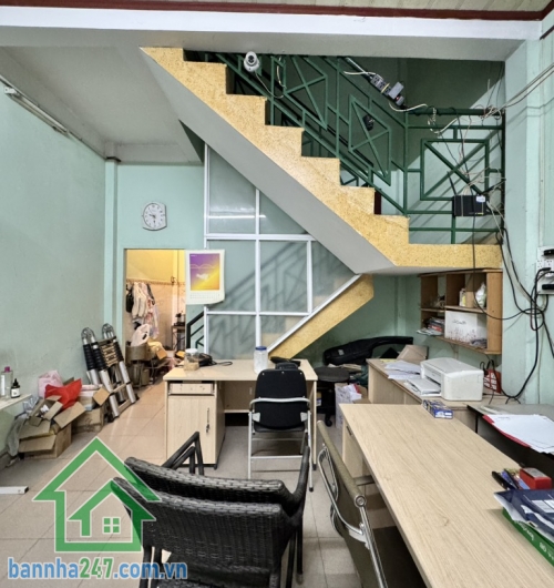 LÔ GÓC – HẺM 5M – CHỈ 3 CĂN RA MẶT TIỀN – GẦN GA T3 – NHỈNH 4 TỶ. Vị trí siêu tiềm năng: Gần sân bay Tân Sơn Nhất, sát khu vực Nhà Ga T3 đang thi công.