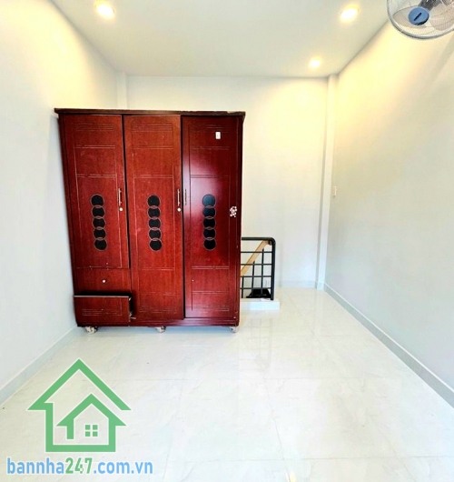 CHỈ 3,5 TỶ – NHÀ 3 TẦNG –DTSD: 54M² HẺM 3M – TRẦN VĂN QUANG – GIÁP QUẬN 10 - 2PN – 2WC * Kết cấu: 1 trệt 2 lầu - DTSD: 54m² * Công năng: 2PN – 2WC * Nhà mới, bố trí hợp lý – xách vali vào ở ngay