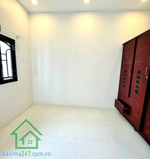 CHỈ 3,5 TỶ – NHÀ 3 TẦNG –DTSD: 54M² HẺM 3M – TRẦN VĂN QUANG – GIÁP QUẬN 10 - 2PN – 2WC * Kết cấu: 1 trệt 2 lầu - DTSD: 54m² * Công năng: 2PN – 2WC * Nhà mới, bố trí hợp lý – xách vali vào ở ngay